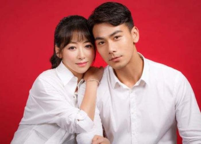 陈紫函艳照门事件怎么回事 和老公戴向宇相差几岁