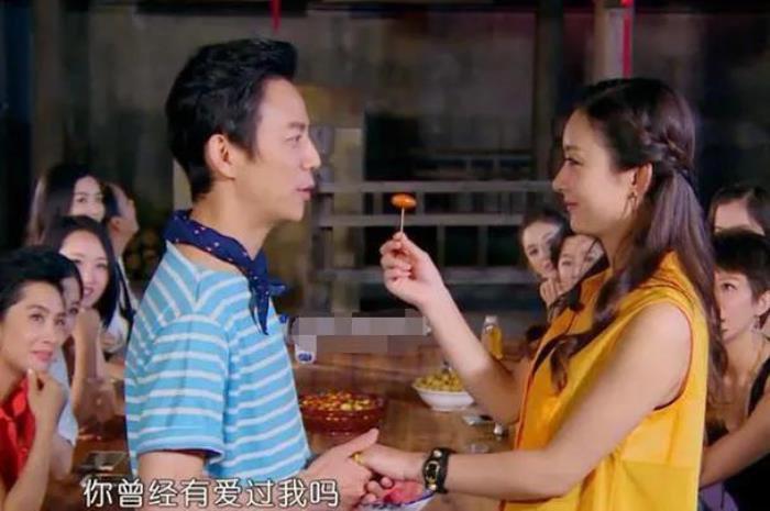 何炅收礼事件是怎么回事 和赵丽颖接吻真的吗