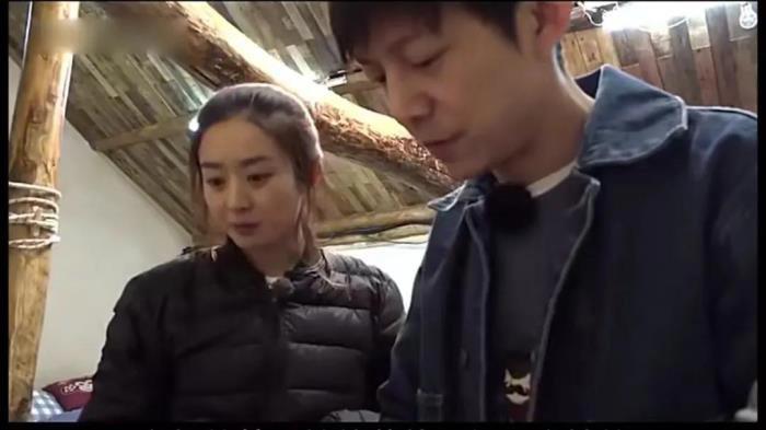 何炅收礼事件是怎么回事 和赵丽颖接吻真的吗