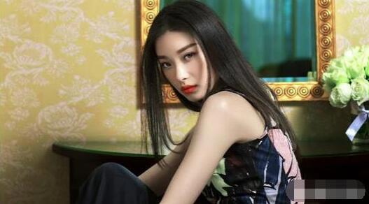 倪妮刮毛门怎么回事 面容给人的感觉很能撑起台面