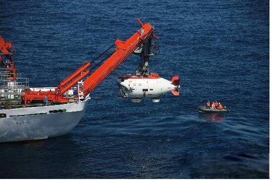 蛟龙号最深能潜多少米 是我国第一台深海载人潜水器