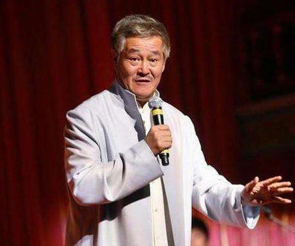 赵本山是黑社会吗 黑社会都不敢动他，可见其实力