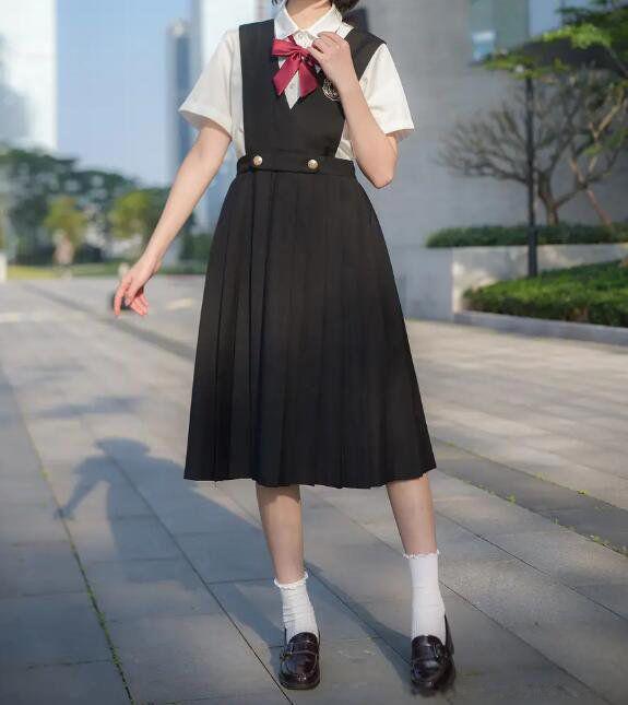 jk裙子底部的视野 穿jk制服的女孩