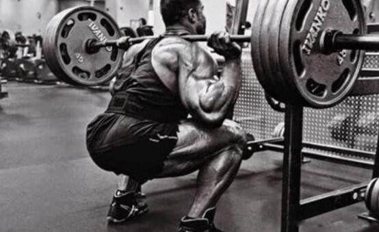 深蹲壮阳效果明显吗 深蹲能提高男性的性功能吗