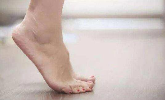 深蹲壮阳效果明显吗 深蹲能提高男性的性功能吗