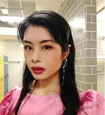 许可馨事件最新消息 还是没能扒出她的背景