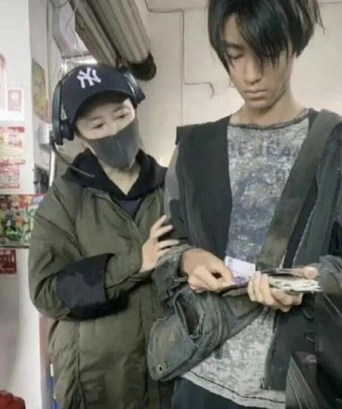 王俊凯最近怎么了 身体状况令人担心