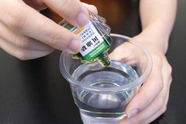 风油精事件女主角 外国女人装疯卖傻