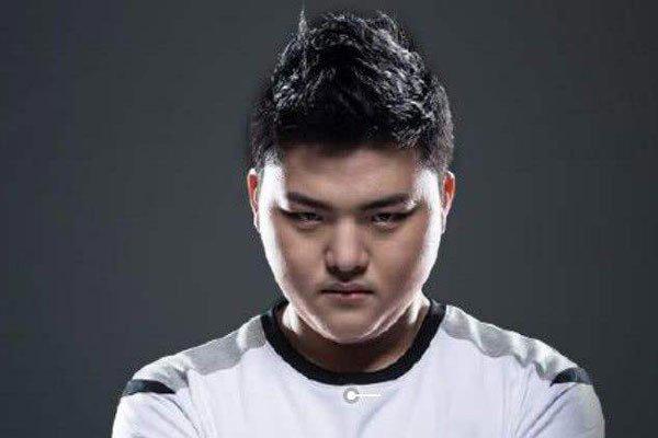 陈芳辉是uzi的什么 说她是伯乐你们认可不？