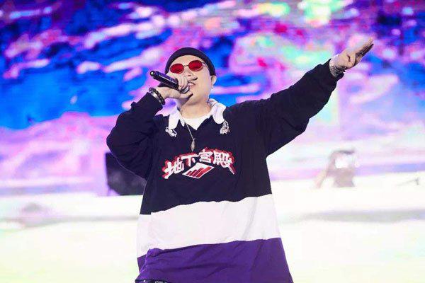 海尔兄弟叫什么名字 总是爱低头的奇葩说唱团