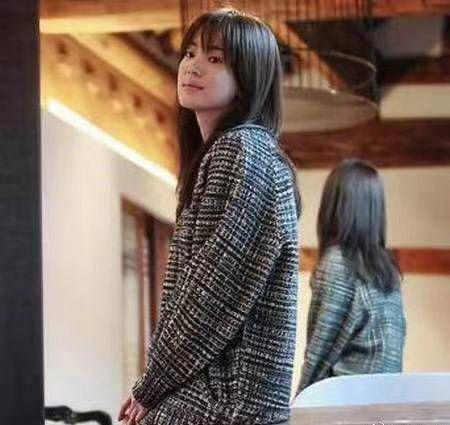 38岁宋慧乔在美国产子是真的吗 生日庆生而已