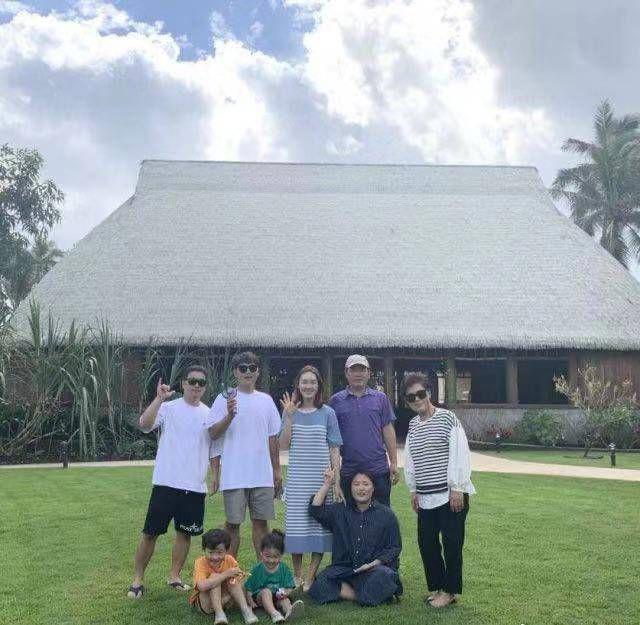 38岁宋慧乔在美国产子是真的吗 生日庆生而已