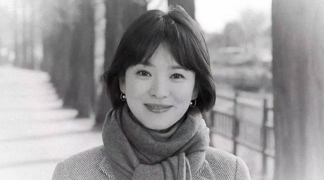 38岁宋慧乔在美国产子是真的吗 生日庆生而已