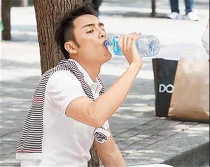 明道刘诗诗为啥分手了 怕拖累女方外加妈妈搅和