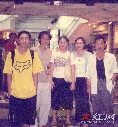 王祖蓝的父亲到底是谁 在身高上爸爸也是获胜