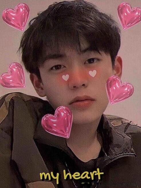 余庆伟个人资料简介 人鱼线pdd怎么突然火的