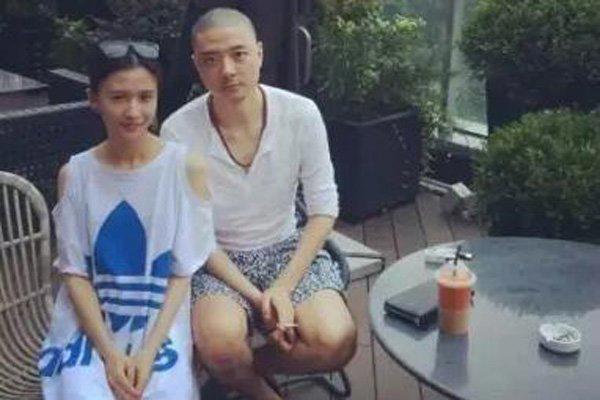 papi酱的老公是谁 大学恋人一路走到现在