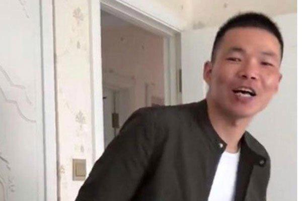 忠哥个人简介 家庭背景很好是被包养了吗