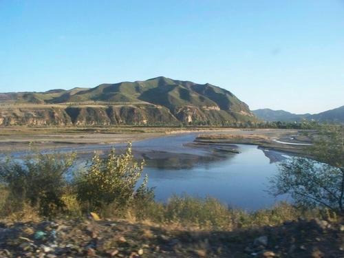 揭秘镜泊湖水怪之谜 湖底谜团水怪再次现身真相未解