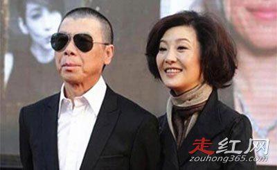 冯小刚的脸为什么这么白 白斑是怎样治好的自愈的吗