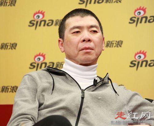 冯小刚的白斑治好了没有 脸上的白癜风好像没有了