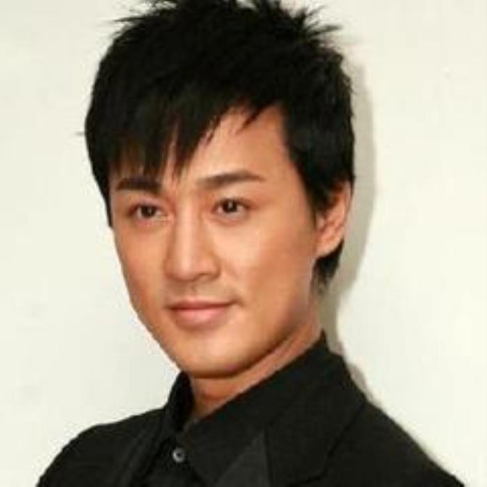 林峯前任潘霜霜简介 第一次约会就是在床上