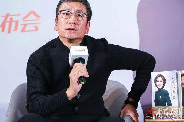 白岩松为什么被群嘲 离开央视现在哪里任职