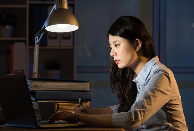 007工作制是指什么工作 是每天不用睡觉24小时工作吗