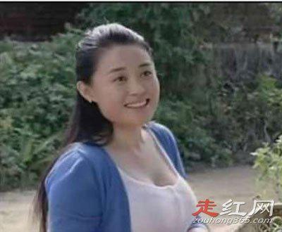 关婷娜喜剧人晃奶动图 简直是要亮瞎人的眼睛