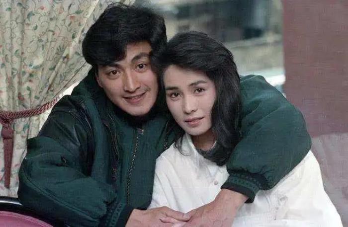 何家劲的妻子是谁 金素梅为什么不嫁何家劲
