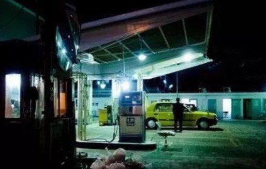 加油站给鬼车加油事件 发生在哪里监控视频是真的吗