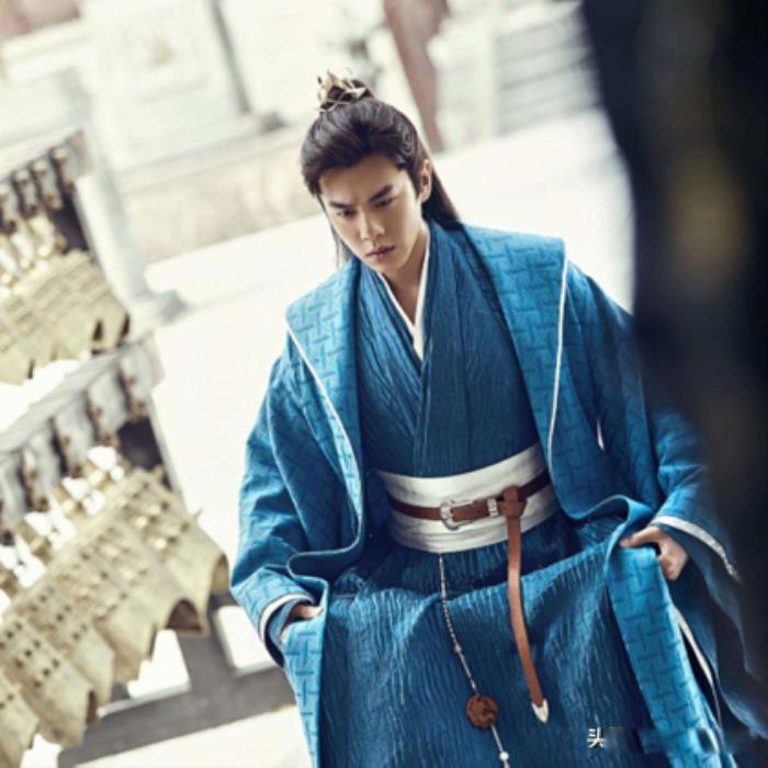 张若昀家世显赫惊呆众人 是一个有骨气的富二代