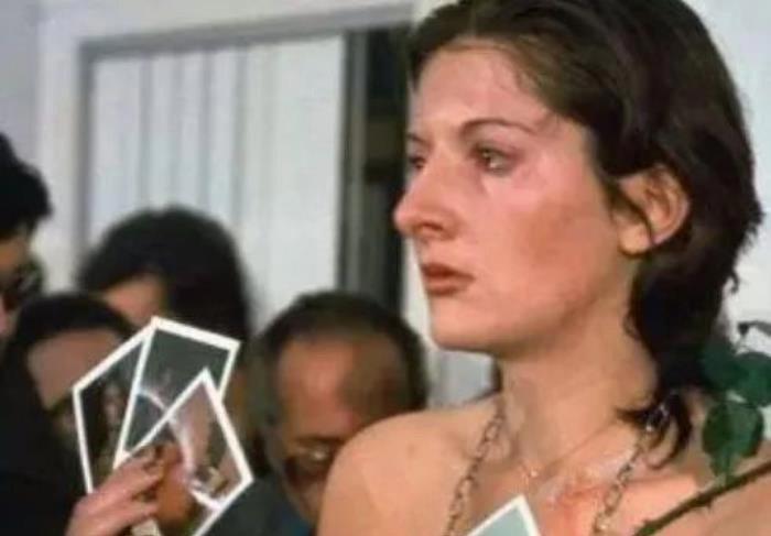 冰恋、秀色、慕残什么意思 心理变态型行为艺术