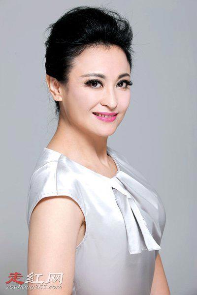 王璐瑶胸有多大 自夸奶大是怎么一回事