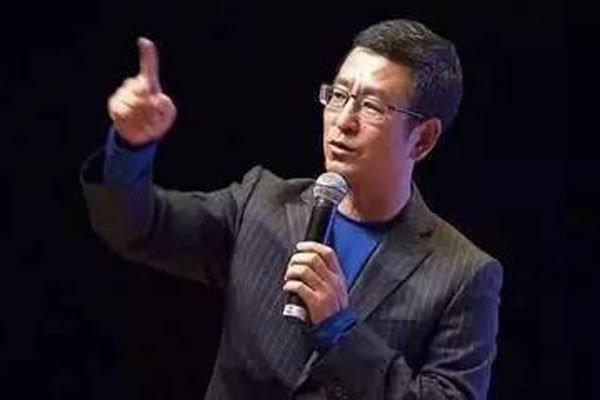 白岩松为什么被央视封 风格犀利可能得罪了一些利益集团