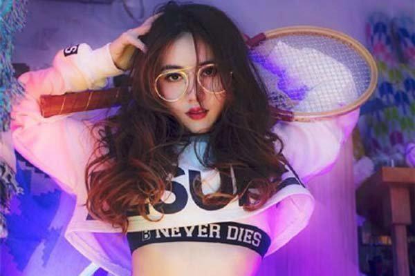 港姐黄国兰4分钟视频是本人吗 清纯形象全部被毁