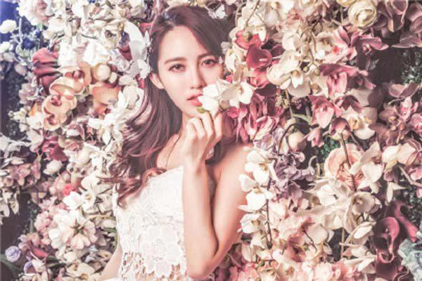 港姐黄国兰4分钟视频是本人吗 清纯形象全部被毁