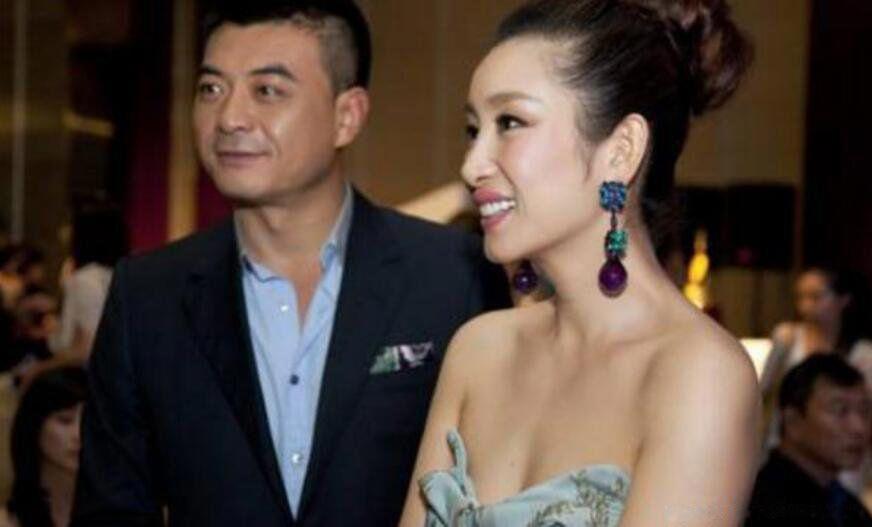 秦海璐两任丈夫真的吗 到底结过几次婚