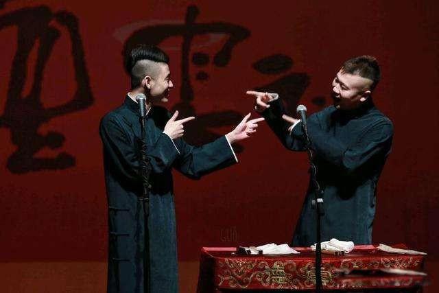 张云雷事件坠台是怎么回事 盆骨摔断五脏严重错位