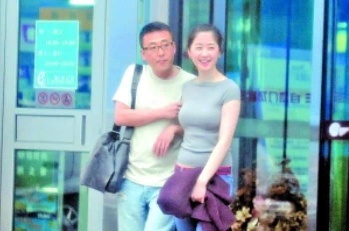 窦文涛结婚老婆是谁 众多前女友盘点