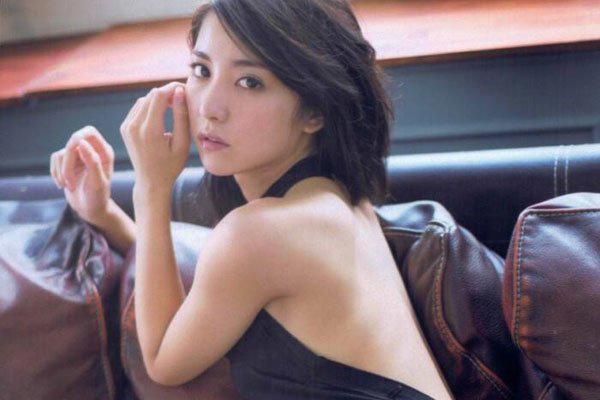 金莎朗有露吗？最骚的图 那么性感是怎么保持的呢