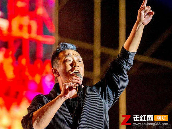 烟花烟花满天飞是什么歌，飞天歌曲介绍
