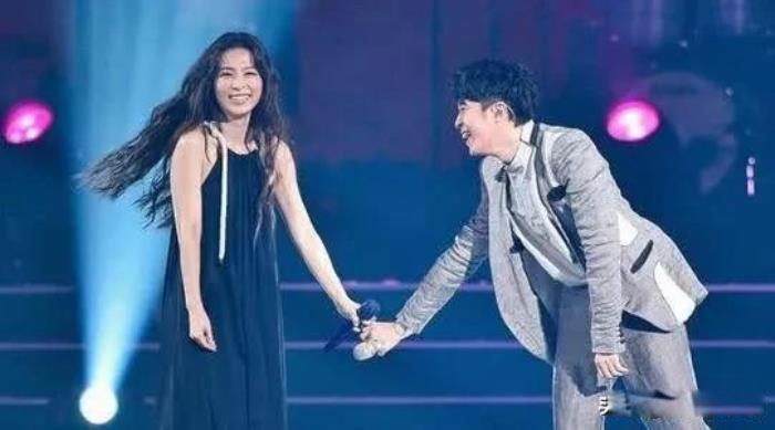 田馥甄公布恋情真的吗 是音乐人吴青峰