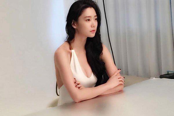 李成敏情圣和肖央互动露了吗 电影当中真空上阵