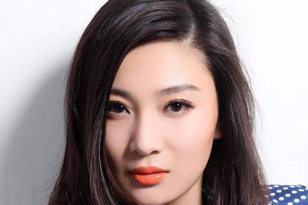 任柯诺侯梦莎夫妇照 早已结婚只是好友关系