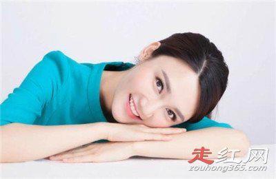 主持人龙洋简历个人资料简介 泳装照身材样貌数一数二