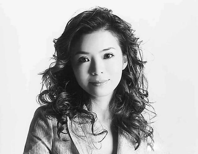 朱迅的个人资料 顽强的女人最近身体怎么样了