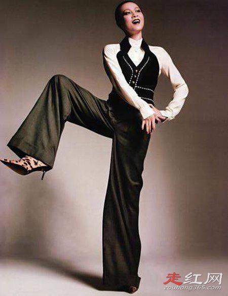 模特刘嘉玲大胆图片怎么回事 娱乐圈可能没有人认识