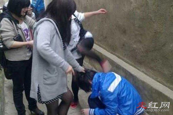 曹小小为什么火 还有一个称号叫做黑丝教主