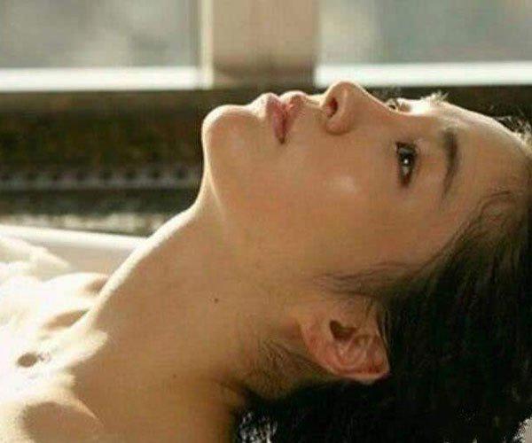 张紫妍被大佬带脚链图片 大家知道的只是冰山一角